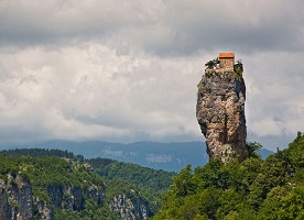 کلیسای صخره ای تفلیس